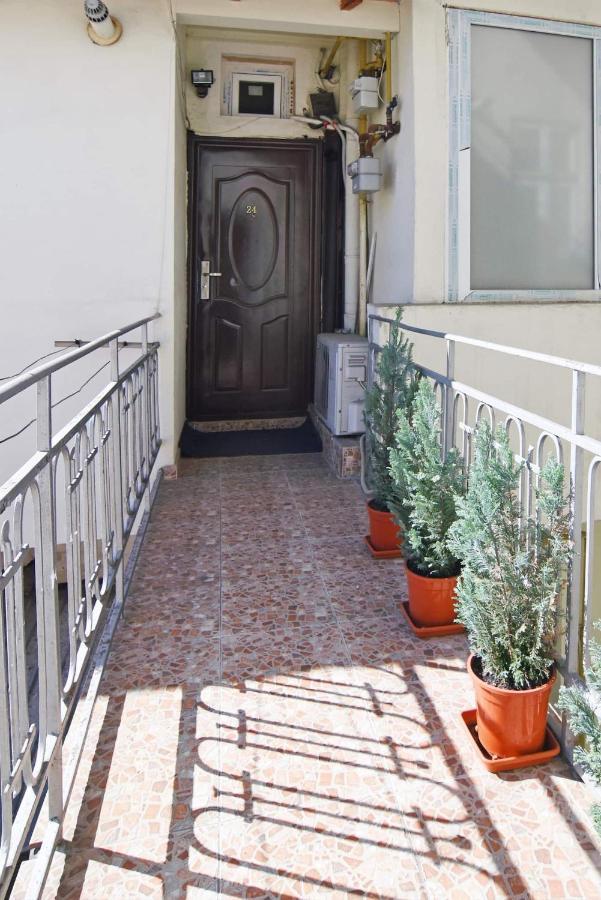 Bucharest Studio Ngoại thất bức ảnh